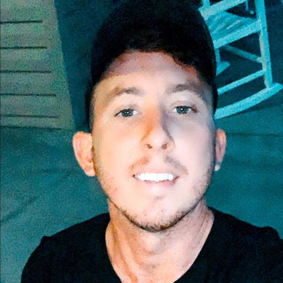 Meet your Posher, Joshua - Picture 6 of 7